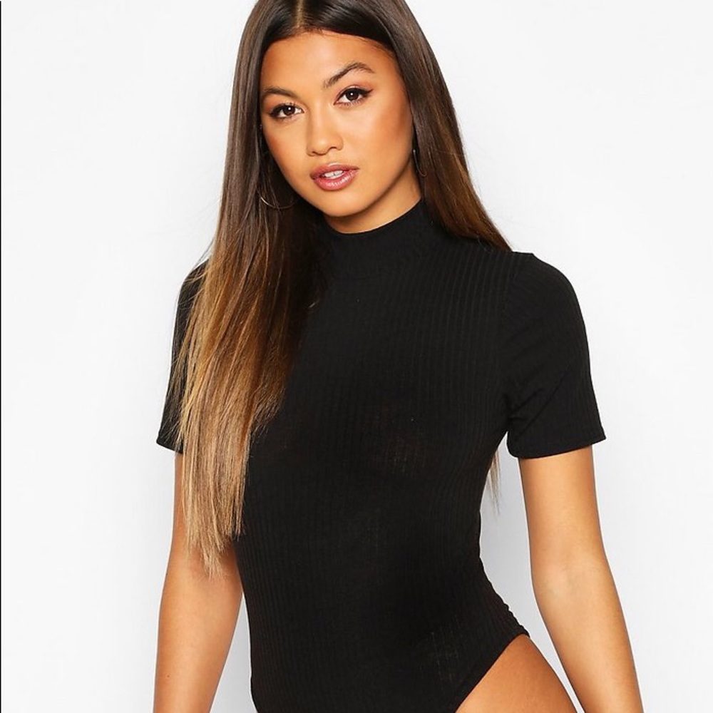 Black Ribbed Bodysuit🖤